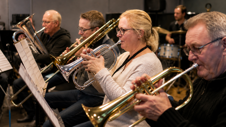 Lenke til artikkel: Savner du å spille i korps? / Interested in playing in a brass band?